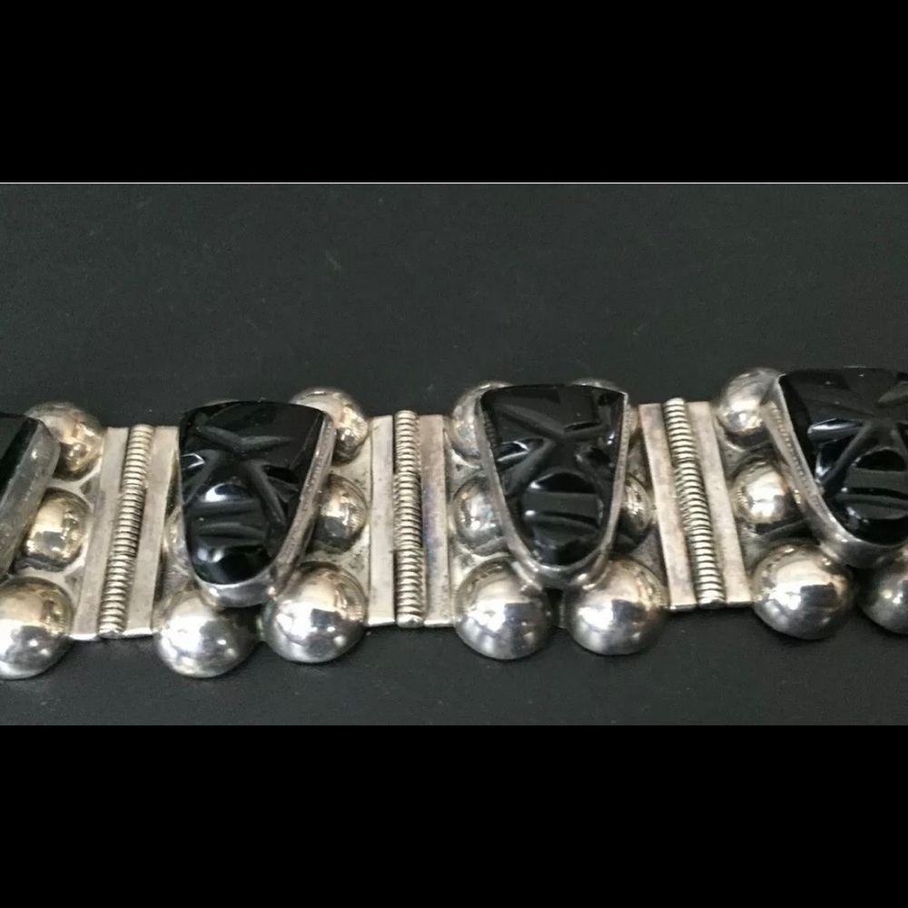 VINTAGE HEAVY 925 Sterling Aztec Clasp Bracelet
